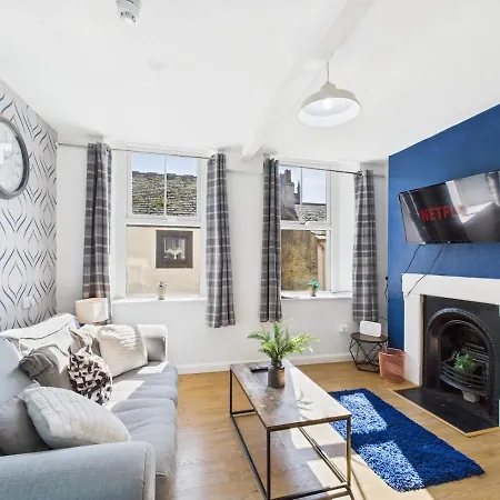 - Sleeps 4 - Cosy * Whitehaven