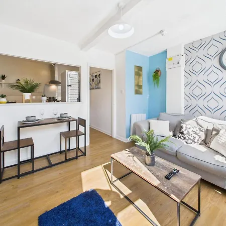 - Sleeps 4 - Cosy Whitehaven